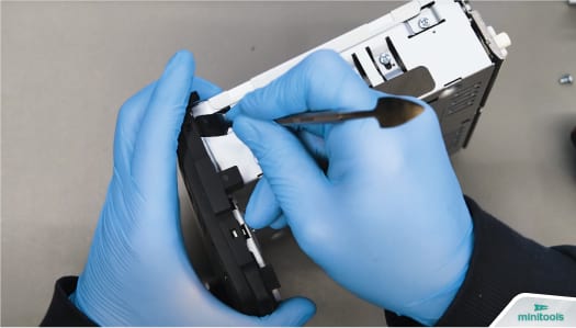Come smontare frontalino stereo Daewoo per Dacia e Renault