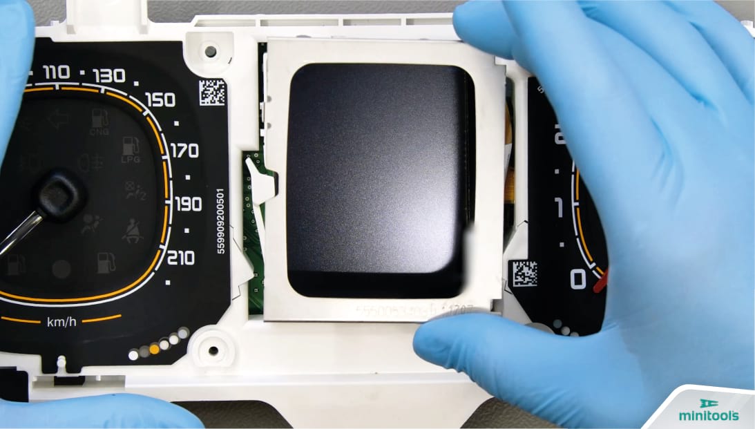 Inserimento cornice display contachilometri Fiat Panda 2° generazione