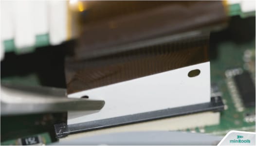 Come inserire l'FPC del display dei contachilometri di Alfa Romeo 159, 8C, Brera e Spider sul PCB